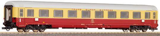 Passenger car for TEE train<br /><a href='images/pictures/Roco/45637.jpg' target='_blank'>Full size image</a>